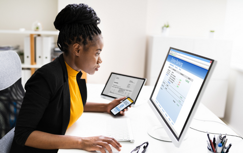 Woman using Online Banking 